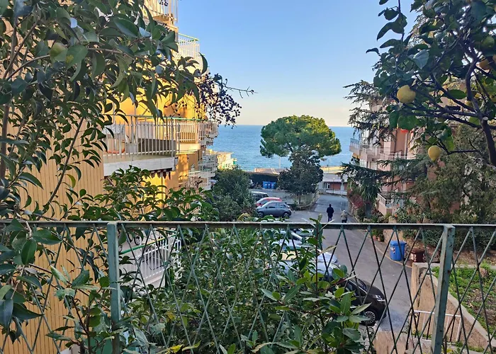 Alishome, Elegante Trilocale Con Vista Mare E Giardino