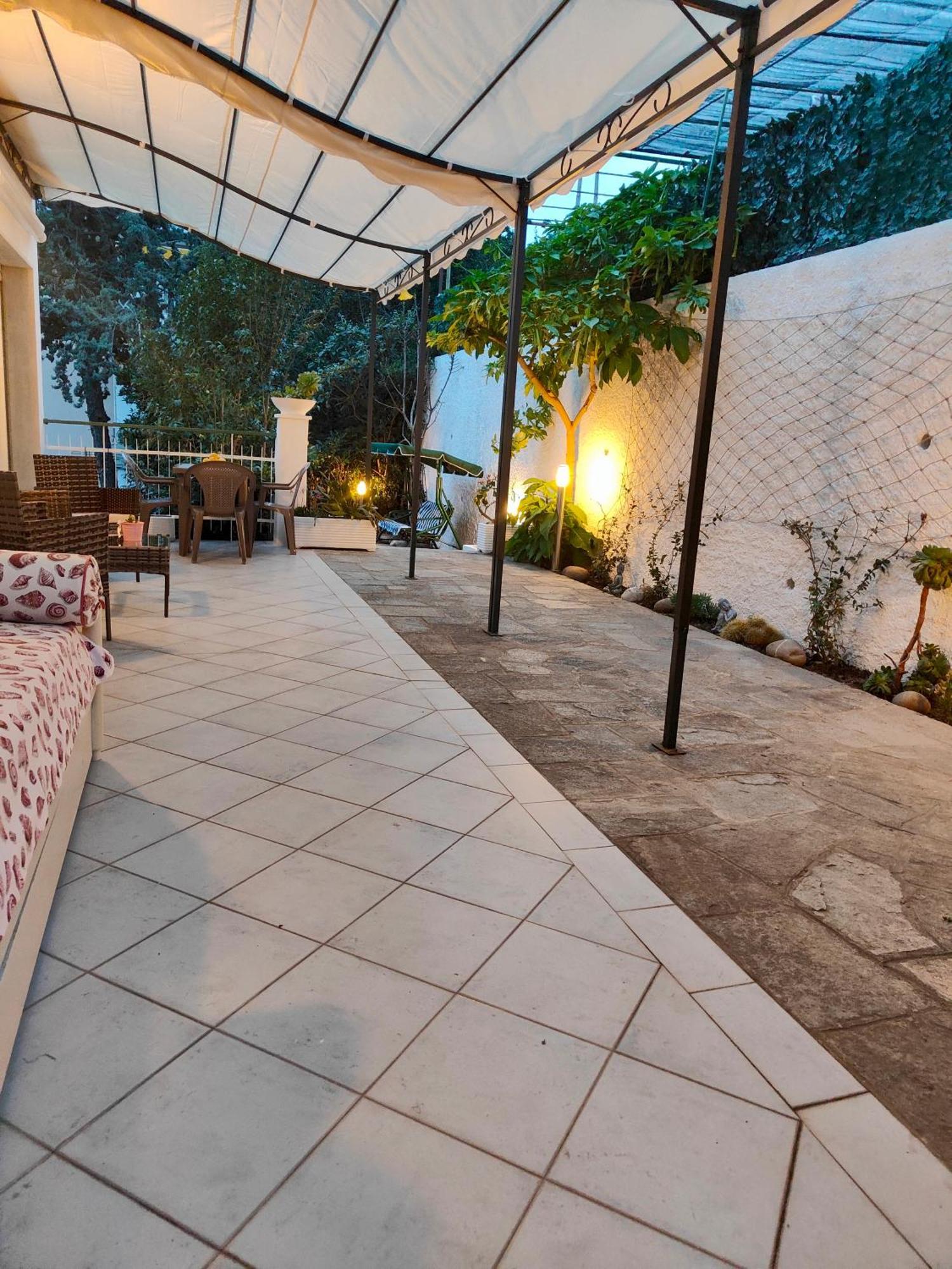 Apartment Alishome, Elegante Trilocale Con Vista Mare E Giardino